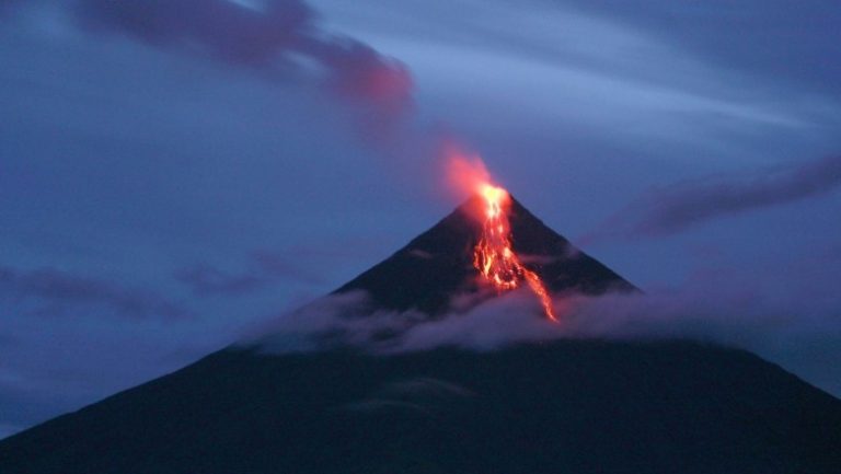 Alert Level 3 raised as 141 rockfalls recorded in Mayon