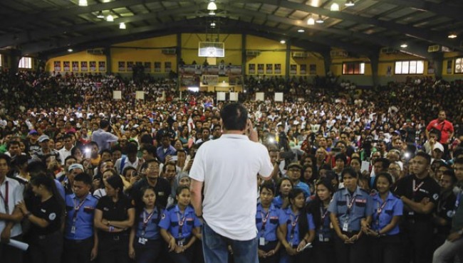 Duterte urges for Federalism saying Centralized Government is Defective