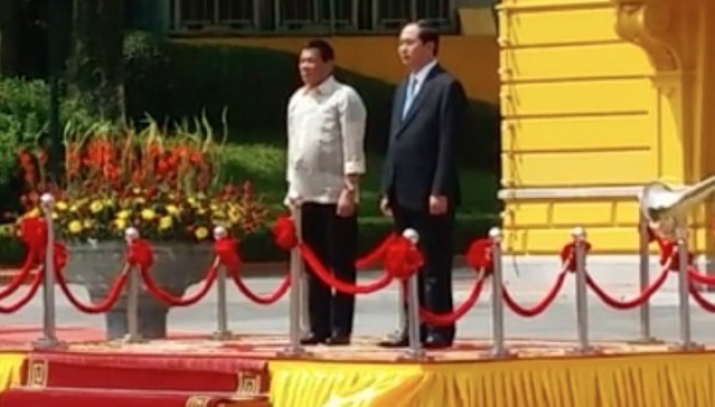 #DuterteVIETNAM2016: Vietnamese President Quang welcomes President Duterte
