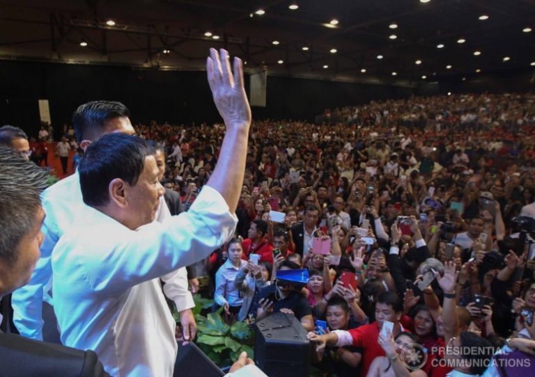 President Duterte meets thousands of Filipinos in Singapore [Full Video]