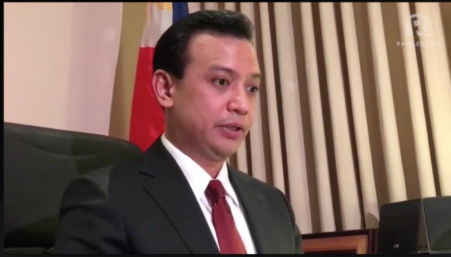 Senator Antonio Trillanes apologizes to Senator Alan Peter Cayetano