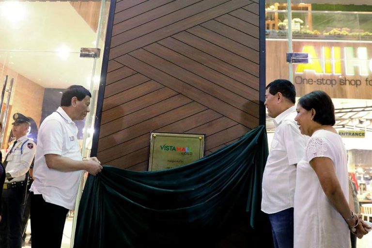Pres. Duterte at Inauguration and Formal Opening of Vista Mall [IN PHOTOS]