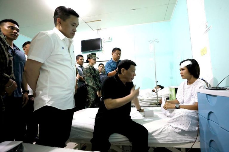 Pres. Duterte Visits Injured Soldiers in Cagayan de Oro City [IN PHOTOS]