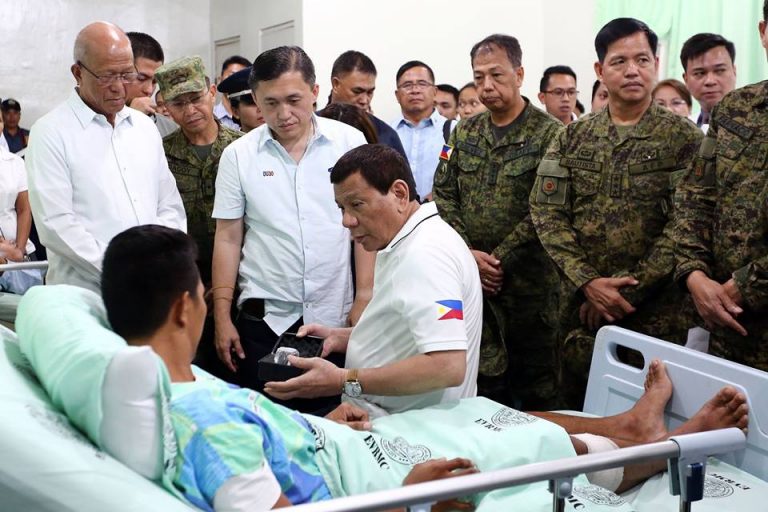 Pres. Duterte Visits Wounded Police Officers [IN PHOTOS]