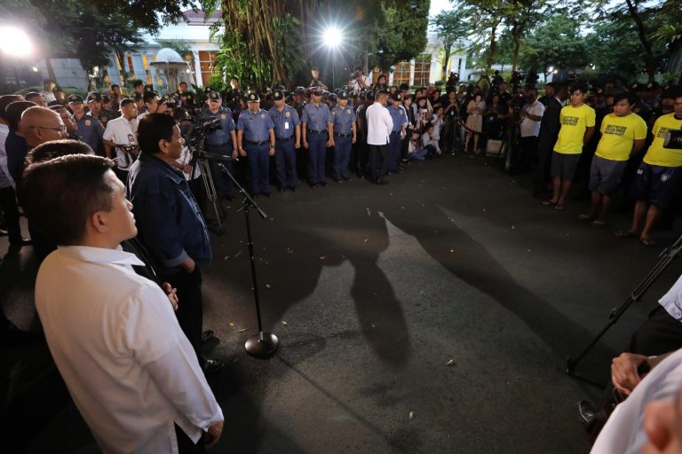 Pres. Duterte Castigates Errant Police Officers [IN PHOTOS]