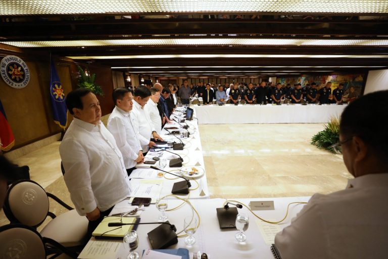Pres. Duterte Presides Over Joint AFP-PNP Meeting [IN PHOTOS]