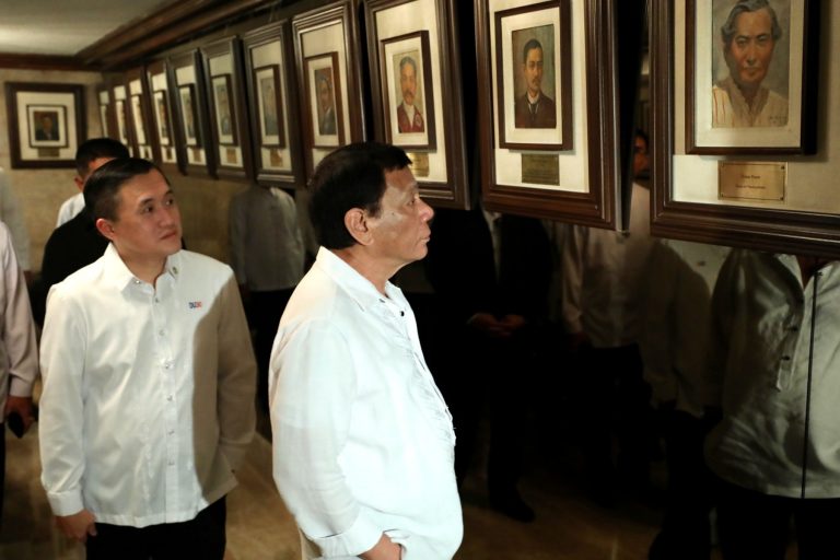 Pres. Duterte’s Portrait Painting By Artist Mart Bongabong [IN PHOTOS]
