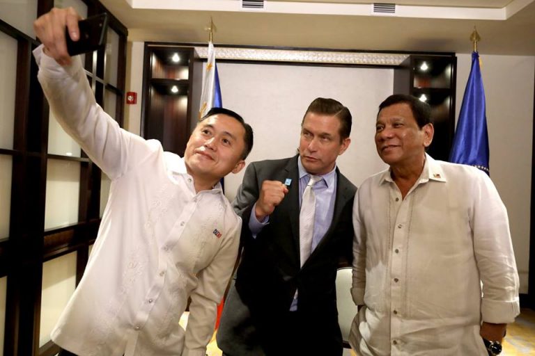 Pres. Duterte Meets with Hollywood Actor Stephen Baldwin [IN PHOTOS]
