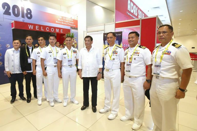 Pres. Duterte visits exhibits at World Trade Center [IN PHOTOS]