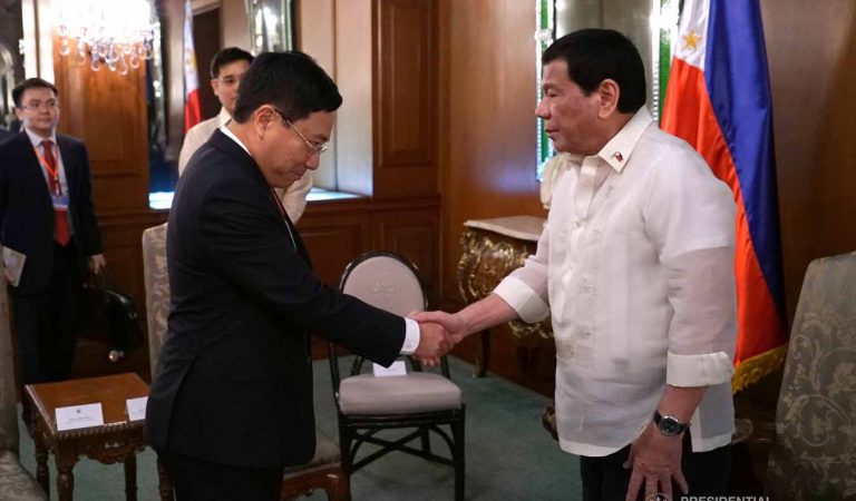 Duterte invited to revisit Vietnam Duterte invited to revisit Vietnam