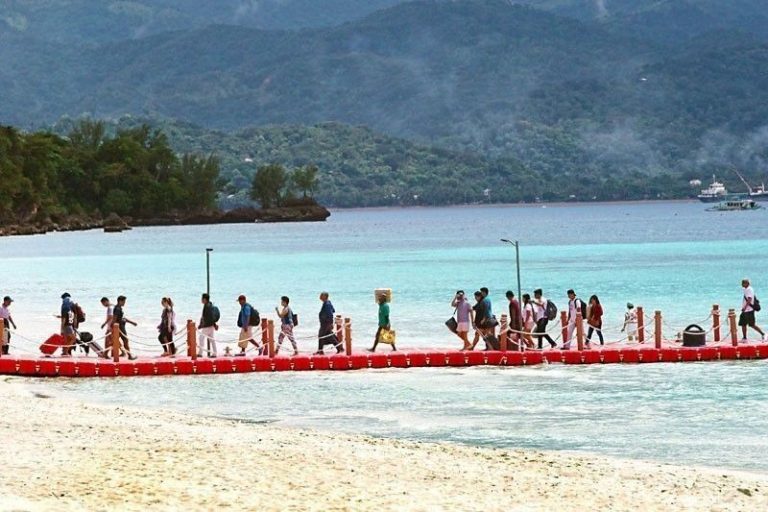 Filipinos among most frugal travelers in the world