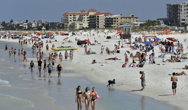 Spring Break Party-Goers in Florida Defied COVID-19 Safety Measures Spring Break Party-Goers in Florida Defied COVID-19 Safety Measures